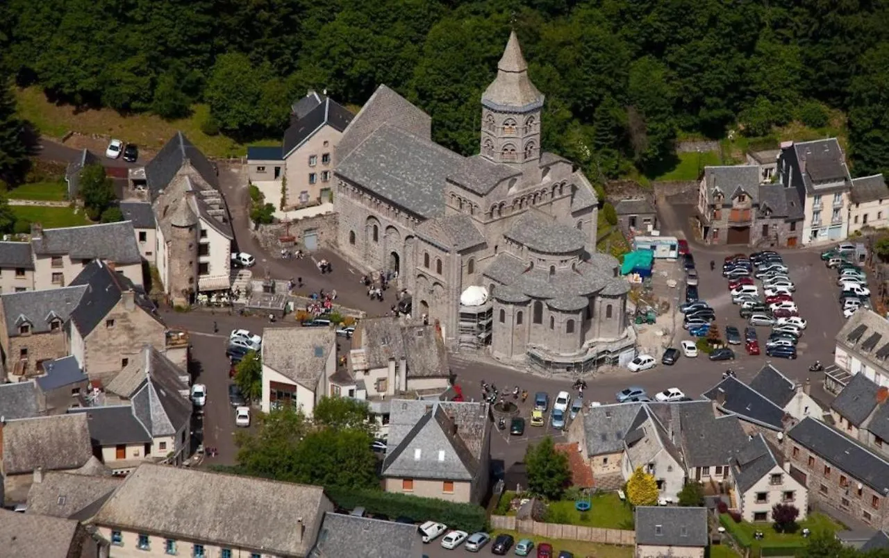 Rose, 4 Pers. Villa Saint Antoine, Orcival, Sancy Orcival